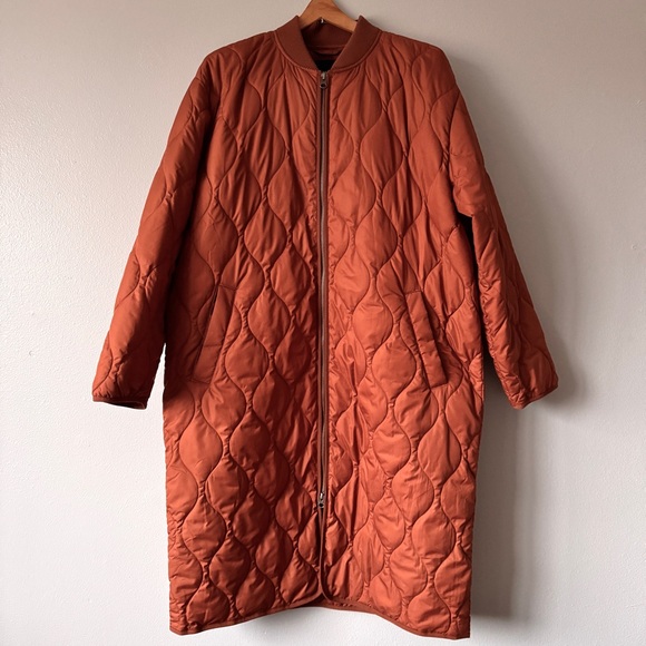 Everlane Renew Long Liner Quilted Jacket - Picture 2 of 4